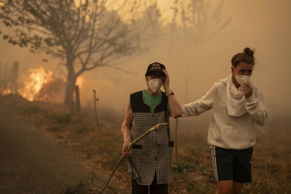 Φωτιές: Πάνω από 20 μέτωπα στην Ισπανία - Απειλούνται μνημεία στην Τουρκία