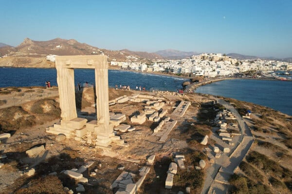 Τροχαίο δυστύχημα στη Νάξο: Νεκρός ένας 20χρονος, σοβαρά τραυματισμένος ο 17χρονος οδηγός