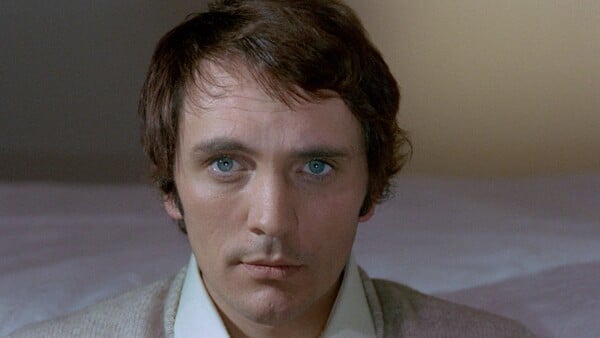 Terence Stamp (1938-2025): Ο μάγκας του Λονδίνου που θα γινόταν Τζέιμς Μποντ