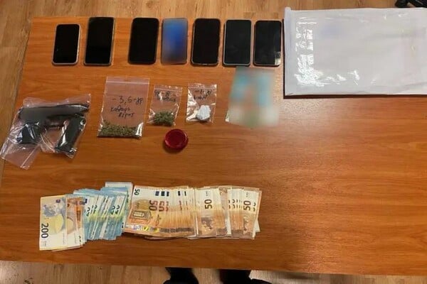 Έξι Τούρκοι μαφιόζοι συνελήφθησαν στην Αττική: Ναρκωτικά, πολυτελείς βίλες & πανάκριβα αυτοκίνητα!