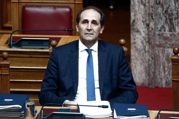 Απόστολος Βεσυρόπουλος: «Χωρίς απινιδωτή, ο "πολιτικός των απινιδωτών"», αναφέρει ο μη κερδοσκοπικός οργανισμός Kids Save Lives