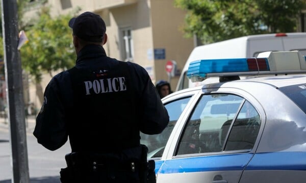 Γυναικοκτονία στον Βόλο: Σκότωσε τη σύζυγό του και τράπηκε σε φυγή