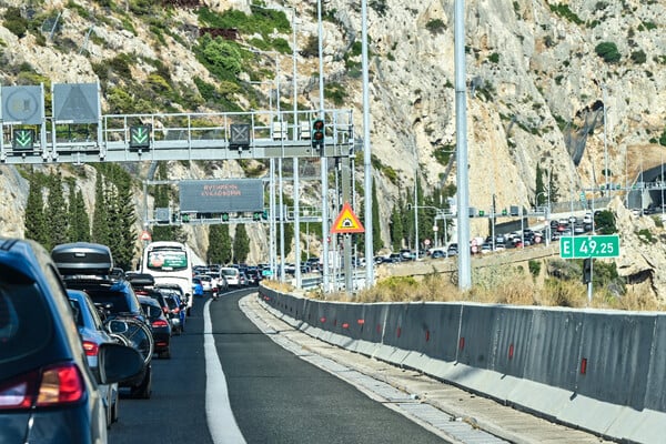Σε εξέλιξη η μεγάλη επιστροφή των αδειούχων του Αυγούστου στην Αττική - Πού σημειώνεται αυξημένη κίνηση
