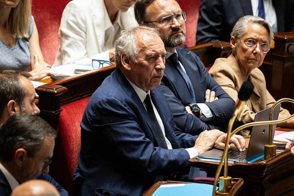 Γαλλία: Ο Μπαϊρού θα ζητήσει ψήφο εμπιστοσύνης από το κοινοβούλιο – Ο Μπαρντελά θα καταψηφίσει