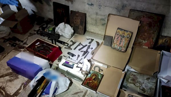 Oπλα και πυρομαχικά βρέθηκαν σε κάδο απορριμμάτων στην Καισαριανή