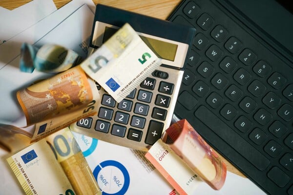 ΔΕΘ: Αυξήσεις σε μισθούς και συντάξεις από τον Ιανουάριο 2026 στο «πακέτο» της κυβέρνησης