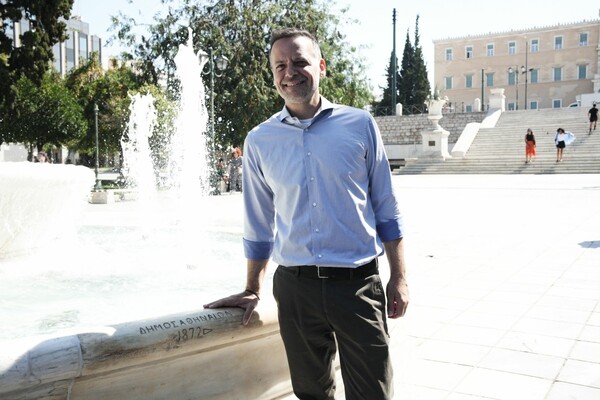 Ο Δήμος Αθηναίων επαναλειτουργεί το σιντριβάνι στην πλατεία Συντάγματος 