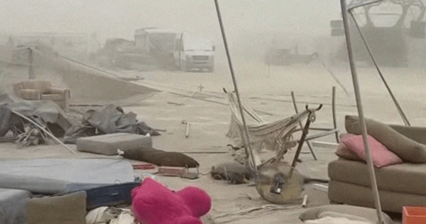 Burning Man 2025: Σφοδρές ριπές ανέμου και σκόνης πλήττουν το φεστιβάλ - Διαλύθηκε το Orgy Dome