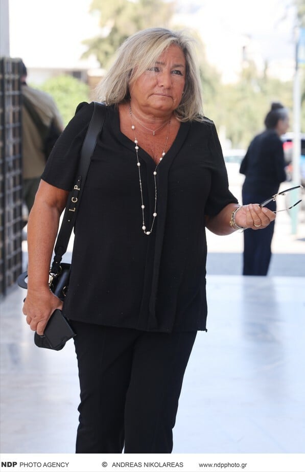 Κηδεία Δημήτρη Κωνσταντάρα: Πλήθος κόσμου στο τελευταίο «αντίο» στον δημοσιογράφο