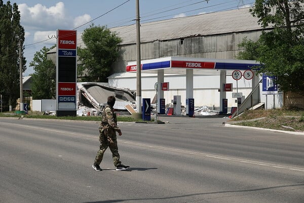 Ουκρανικά drone «χτυπούν» τη ρωσική οικονομία: Δελτίο καυσίμων και άλμα τιμών βενζίνης στη Ρωσία