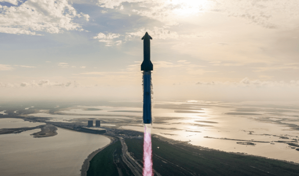 Η SpaceΧ του Έλον Μασκ κατάφερε να στείλει το Starship στο Διάστημα