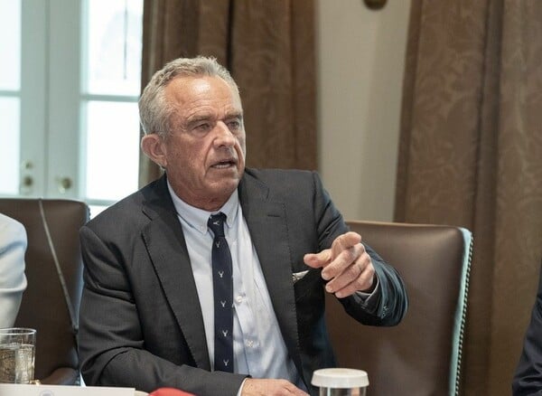Ο Τραμπ διώχνει και την διευθύντρια των CDC που αντιστάθηκε στις αντιεπιστημονικές οδηγίες του Ρόμπερτ Κένεντι 