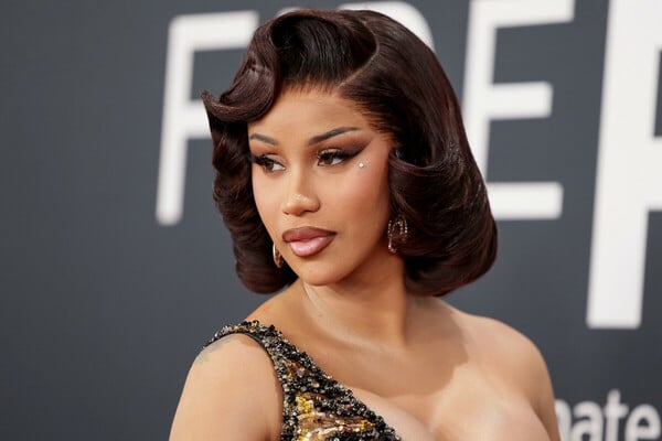 Cardi B: Την μήνυσε γυναίκα για επίθεση και βιαιοπραγία