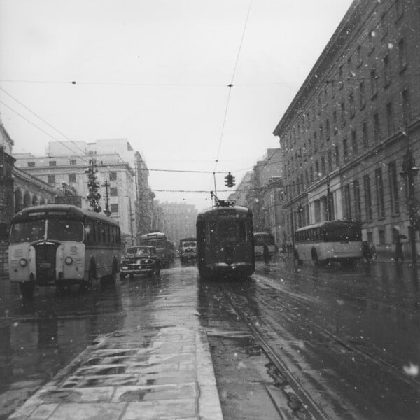 Ο Νίκος Φλώρος είναι ο τελευταίος φωτορεπόρτερ μιας άλλης Αθήνας