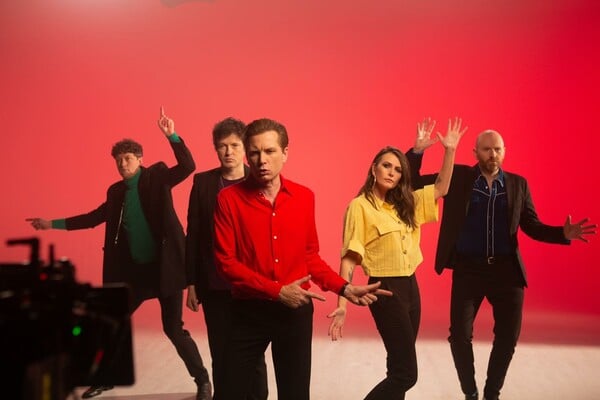 ΕΠΕΞ Το αγαπημένο ελληνικό φαγητό του Alex Kapranos είναι το παστίτσιο