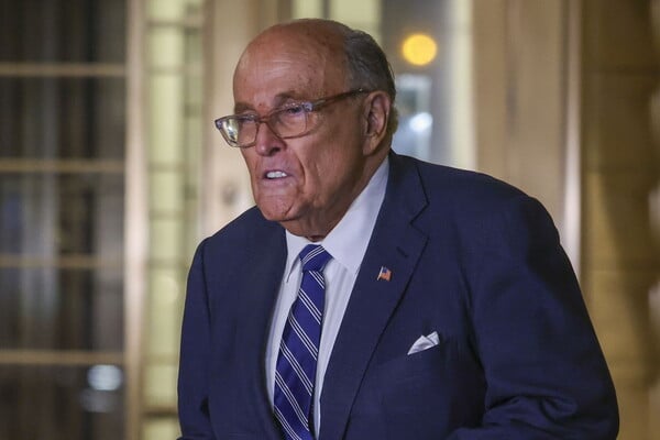 Ρούντι Τζουλιάνι: Στο νοσοκομείο ο πρώην δήμαρχος της Νέας Υόρκης μετά από τροχαίο