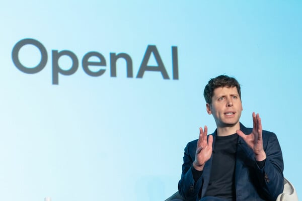 OpenAI: Το ChatGPT θα ειδοποιεί γονείς αν τα παιδιά τους εμφανίζουν «οξεία δυσφορία» στο ChatGPT