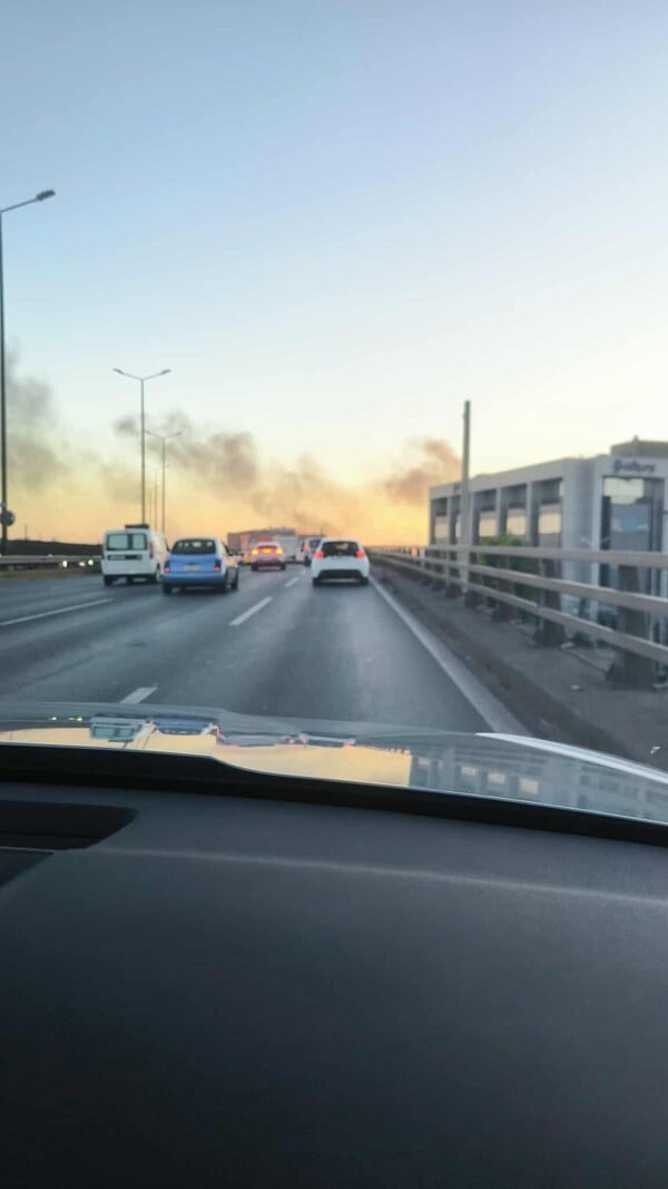 Φωτιά τώρα στο Περιστέρι - Καίγεται επιχείρηση