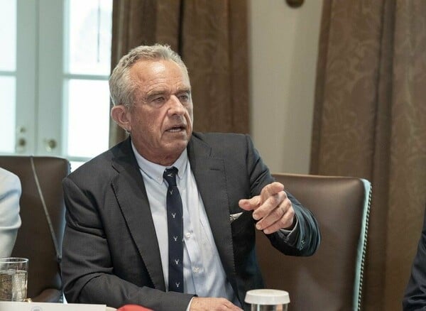 «Σας έχουν κοροϊδέψει!» – Η νέα εκστρατεία κατά των φυτικών ελαίων και ο Ρόμπερτ Κένεντι Τζούνιορ