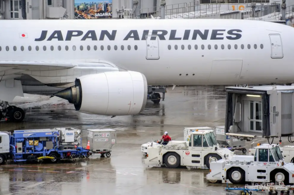 Η Japan Airlines ζητά συγγνώμη για μεθυσμένο πιλότο της που οδήγησε σε καθυστέρηση τρεις πτήσεις της