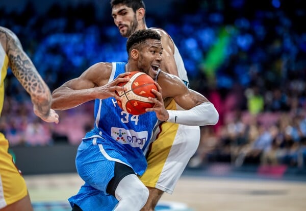 Eurobasket 2025: Η Εθνική υπέταξε τους Ισπανούς με 90-86
