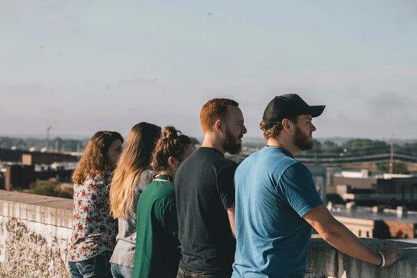 «Polycule» σαν να λέμε ερωτικό τρίγωνο, αλλά με 50 συντρόφους παραπάνω 