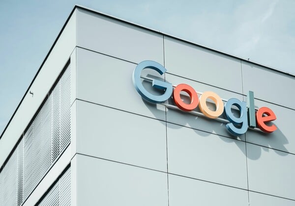 Πρόστιμο σχεδόν 3 δισ. € στην Google από την Κομισιόν για κατάχρηση ισχύος