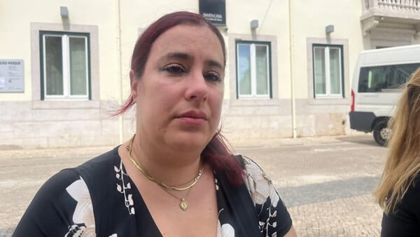 «Αν δεν με είχαν κρατήσει στο γραφείο, θα ήμουν κι εγώ μέσα», λέει επιζήσασα της τραγωδίας στο τελεφερίκ της Λισαβόνας