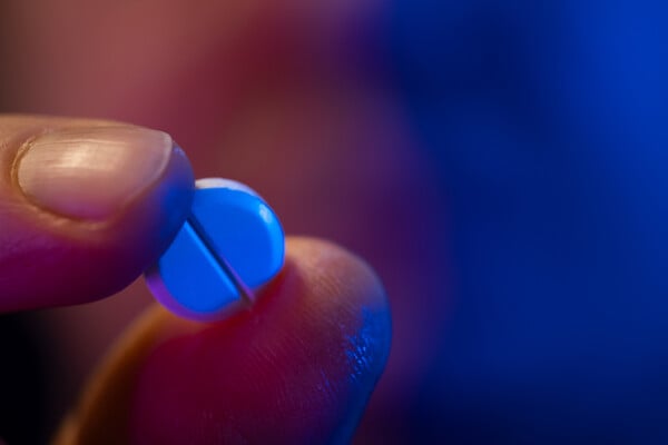 Το LSD μειώνει το άγχος; Τι αποκαλύπτει νέα επιστημονική έρευνα