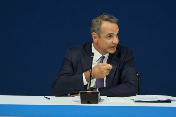 Μητσοτάκης στη ΔΕΘ: «Γέφυρες» σε Σαμαρά και Καραμανλή, αιχμές κατά Τσίπρα