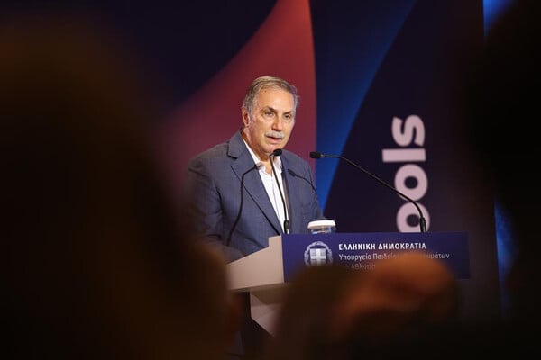 Πιλοτικό πρόγραμμα για την τεχνητή νοημοσύνη στα σχολεία με τη συμβολή του Ιδρύματος Ωνάση