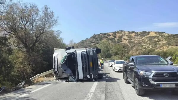 Τροχαίο στον ΒΟΑΚ: 17χρονος ο οδηγός του φορτηγού
