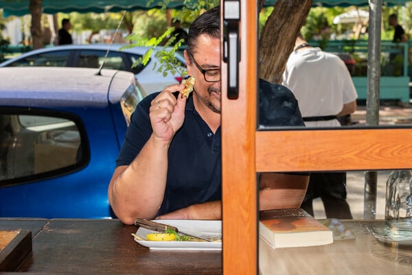 Ρεμί, σου αρέσει το φαγητό της Αθήνας;