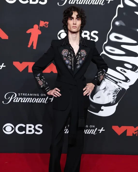 MTV VMAs 2025: Οι καλύτερες, οι χειρότερες και οι πιο περίεργες εμφανίσεις στο κόκκινο χαλί