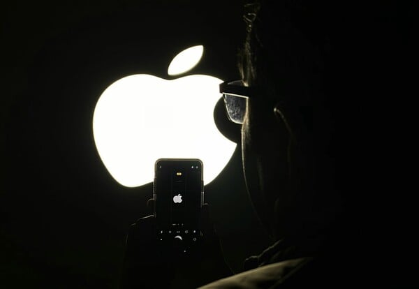 Σήμερα η αποκάλυψη του iPhone 17: Τα μοντέλα, οι τιμές και η τεχνητή νοημοσύνη