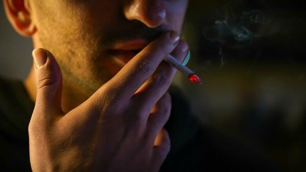 Η Ισπανία απαγορεύει το κάπνισμα σε εξωτερικούς χώρους μπαρ και εστιατορίων