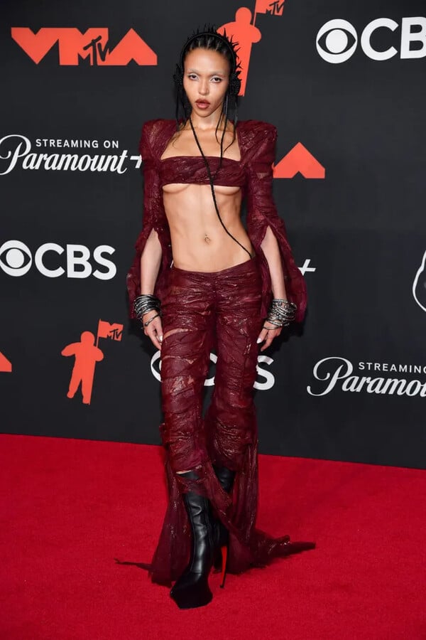MTV VMAs 2025: Οι καλύτερες, οι χειρότερες και οι πιο περίεργες εμφανίσεις στο κόκκινο χαλί