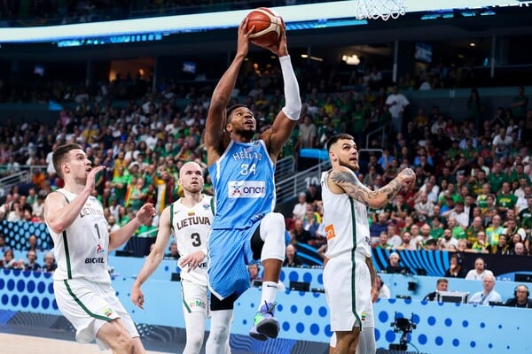 Eurobasket 2025 - Η ηγετική ομιλία του Γιάννη Αντετοκούνμπο: «Δεν κερδίσαμε κάτι, άλλο ένα παιχνίδι»