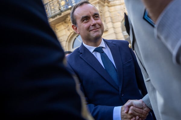 Σεμπαστιάν Λεκορνί: «Θα τα καταφέρουμε» - Αισιόδοξος ο νέος πρωθυπουργός της Γαλλίας