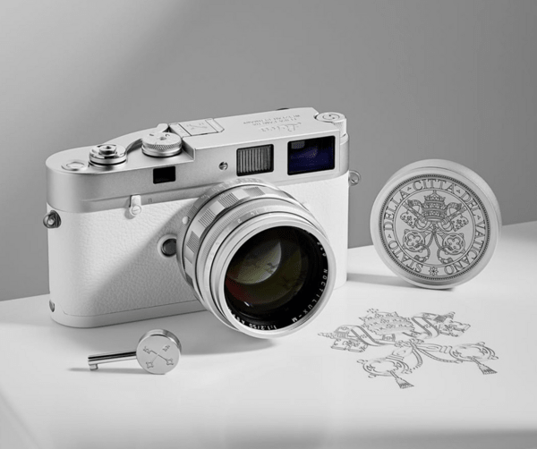 Σε δημοπρασία η φωτογραφική κάμερα Leica Μ-Α του Πάπα Φραγκίσκου