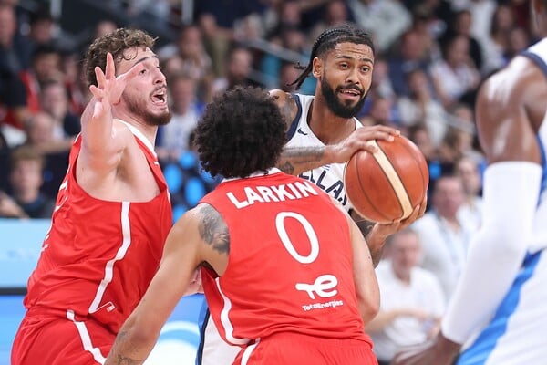 Eurobasket 2025: Τα συγχαρητήρια Ερντογάν στον Αταμάν για τη νίκη επί της Ελλάδας