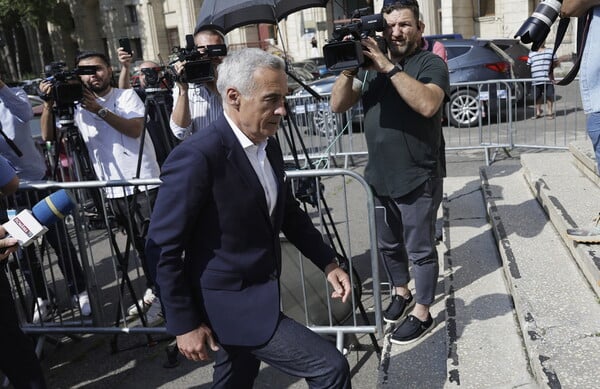 Κατηγορίες για πραξικόπημα στη Ρουμανία: Ξεκίνησε η δίκη Γκεόργκεσκου