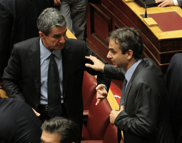 Ιστορικές μεταγραφές σε κόμματα: Τι μας θύμισε ο Λοβέρδος