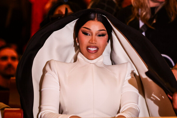 Η Cardi B αποκάλυψε ότι περιμένει το τέταρτο παιδί της