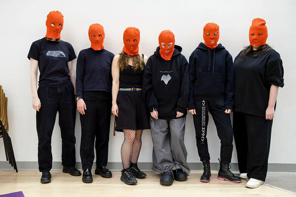Pussy Riot: Μέλη του συγκροτήματος καταδικάστηκαν ερήμην τους από δικαστήριο της Μόσχας