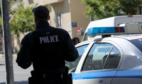 Χαλκιδική: Άνδρας μαχαίρωσε 25χρονη και διέφυγε με 2.000 ευρώ - Φέρεται να είναι δραπέτης φυλακών