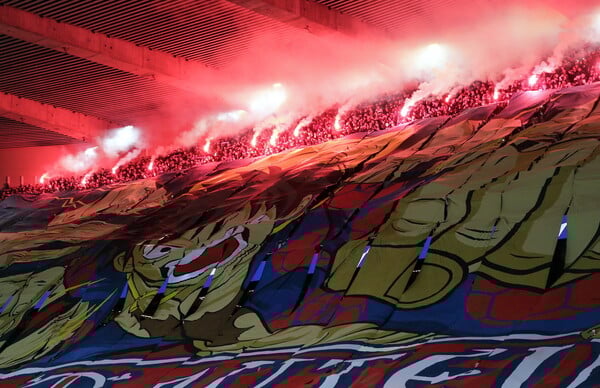 Πώς μία πειρατική σημαία από manga έγινε παγκόσμιο σύμβολο διαμαρτυρίας της Gen Z
