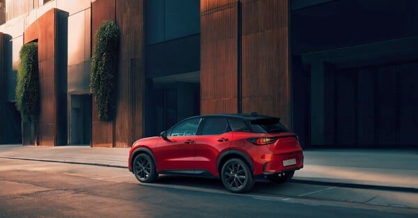 Το Lexus LBX διαθέσιμο με ακόμη πιο στιλάτη έκδοση 