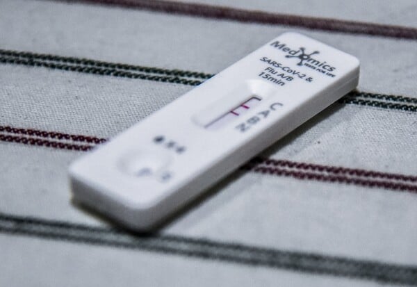 Θεσσαλονίκη: Καταδικάστηκε καθηγητής που εν μέσω κορωνοϊού πήγε στο σχολείο χωρίς αρνητικό self test