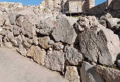 Αποκαθίσταται και ανοίγει στο κοινό το μυκηναϊκό τείχος στην Ακρόπολη